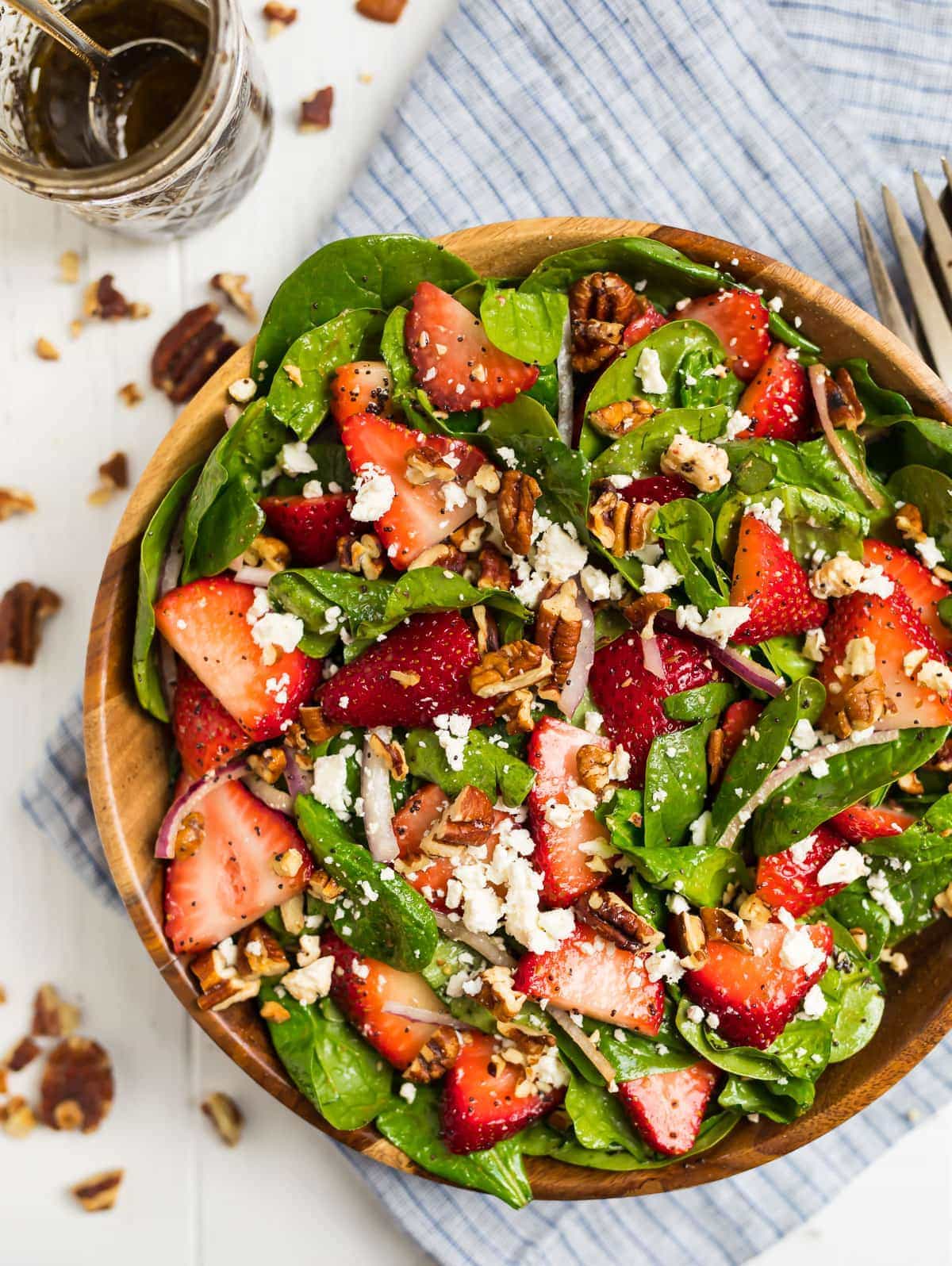 Quick & Easy Strawberry Spinach Salad: Perfect for Any Meal